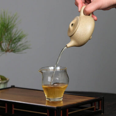 Full Handmade Yixing Zisha Teapot [Jingzhou Shi Piao Pot] (Zhima Duan Ni – 200ml)