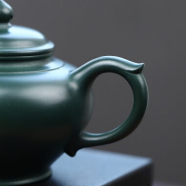 Full Handmade Yixing Zisha Teapot [Xiao Ying Pot] (Lu Ni – 190ml)