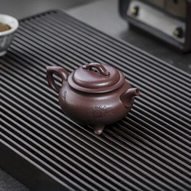 Full Handmade Yixing Zisha Teapot [Enze Wan Wu] (Zi Ni – 190ml)