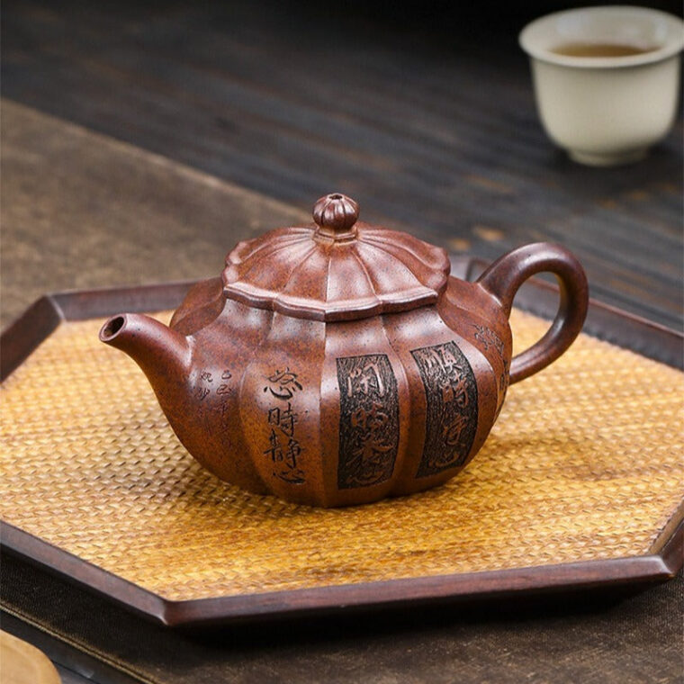 Full Handmade Yixing Zisha Teapot [Yang Xin Fanggu] (Hei Dun Tou – 230ml)
