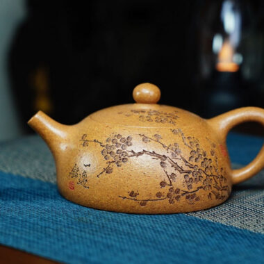 Full Handmade Yixing Zisha Teapot [Half Moon Pot] (Wucai Lao Duan Ni – 200ml)