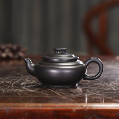 Full Handmade Yixing Zisha Teapot [Shang Xin Qiao Pot] (Hei Ni – 190ml)