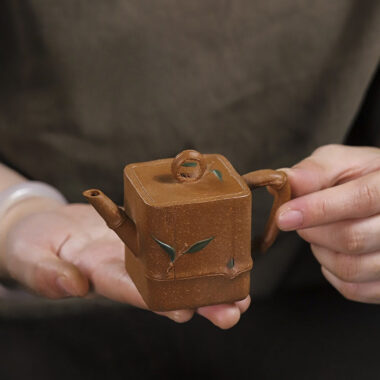 Full Handmade Yixing Zisha Teapot [Zhu Yun Sifang] (Jin Jiang Po Ni – 100ml)