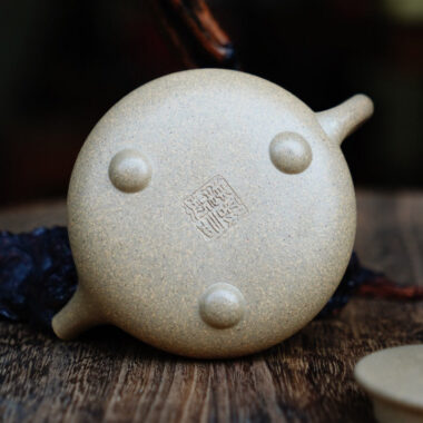 Full Handmade Yixing Zisha Teapot [Jingzhou Shi Piao Pot] (Qing Duan Ni – 190ml)