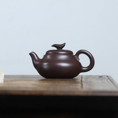 Full Handmade Yixing Zisha Teapot [Leap Pot] (Lao Zi Ni – 320ml)