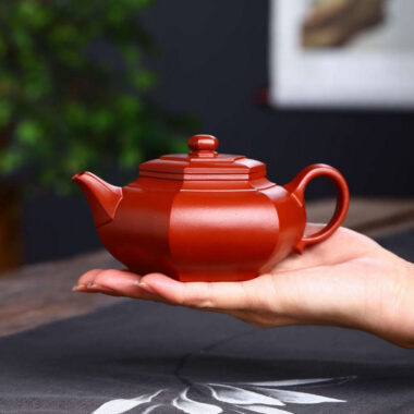Full Handmade Yixing Zisha Teapot [Dabin Liufang Pot] (Zhu Ni – 260ml)