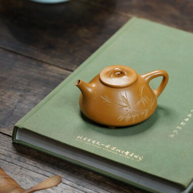Yixing Zisha Teapot [Ziye Shi Piao] (Zi Ni/Huangjin Duan Ni – 120ml)