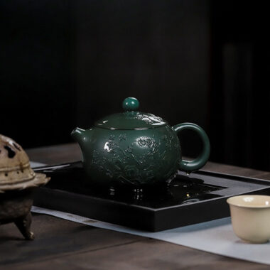 Full Handmade Yixing Zisha Teapot [Big Plum Blossom Xishi Pot] (Feicui Lu Ni – 470ml)