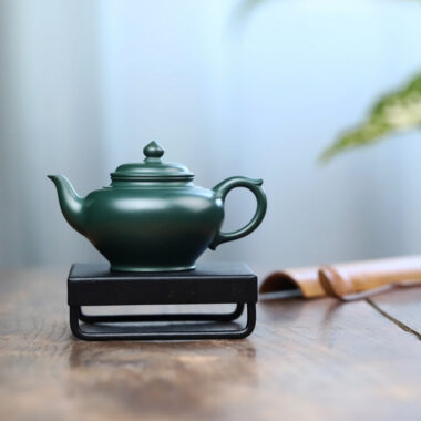 Full Handmade Yixing Zisha Teapot [Xiao Ying Pot] (Lu Ni – 190ml)