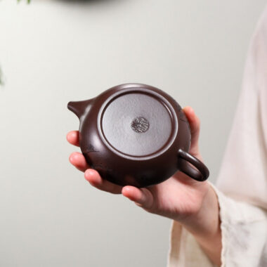 Yixing Zisha Teapot [Han Ying Bian Chen] (Zi Ni – 160ml)