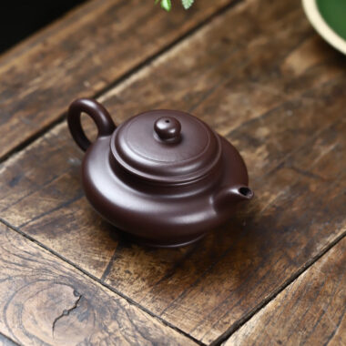 Full Handmade Yixing Zisha Teapot [Xu Bian Pot] ( Lao Zi Ni – 190ml)