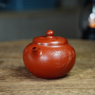 Full Handmade Yixing Zisha Teapot [Hua Ying Pot] (Zhu Ni – 150ml)