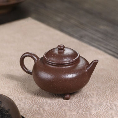 Full Handmade Yixing Zisha Teapot [Shui Ping Tripod] (Tao Hua Ni – 210ml)