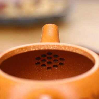 Full Handmade Yixing Zisha Teapot [Jingzhou Shi Piao Pot] (Jiang Po Ni – 300ml)