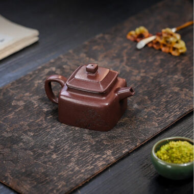 Full Handmade Yixing Zisha Teapot [Sifang Piao Xiang] (Zi Ni – 160ml)