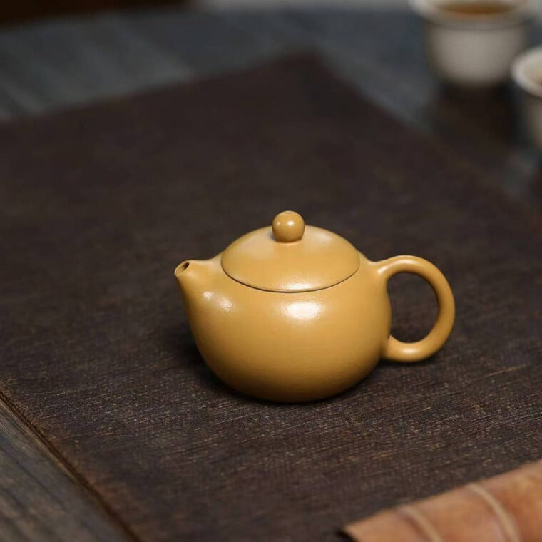 Yixing Zisha Teapot [Mini Xishi Pot] (Huangjin Zhu Ni – 100ml)