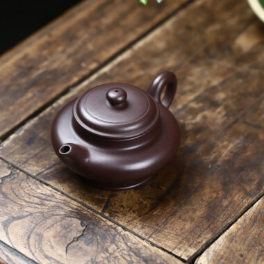 Full Handmade Yixing Zisha Teapot [Xu Bian Pot] ( Lao Zi Ni – 190ml)