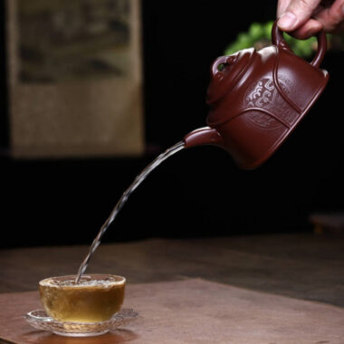 Full Handmade Yixing Zisha Teapot [Ruyi Pot] (Di Cao Qing – 370ml)