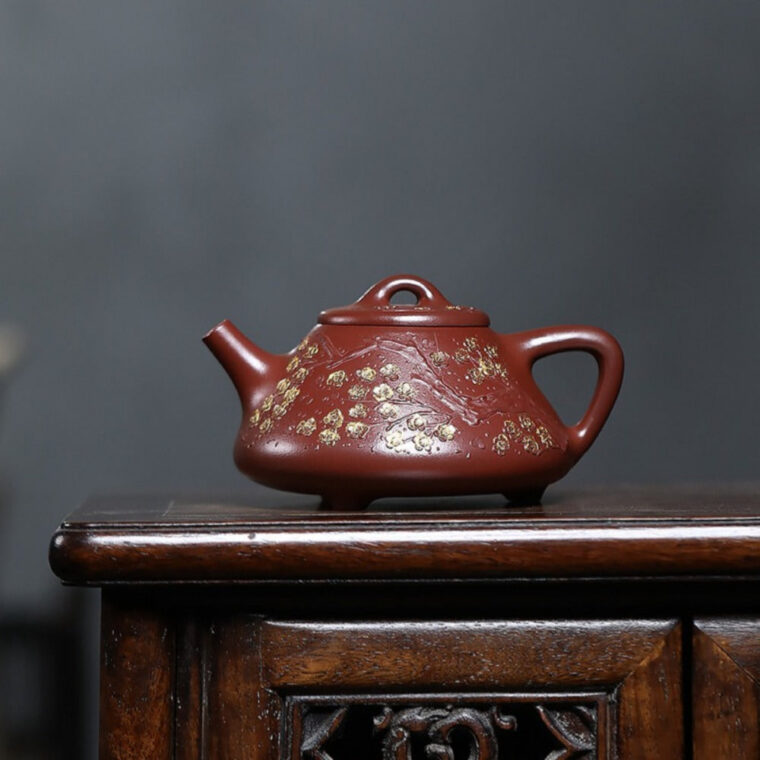 Yixing Zisha Teapot [Plum Blossom Ziye Shi Piao] (Hong Pi Long – 270ml)