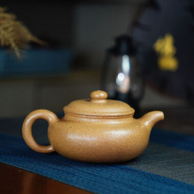 Full Handmade Yixing Zisha Teapot [Fanggu Pot] (Duan Ni – 260ml)