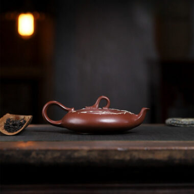 Full Handmade Yixing Zisha Teapot [Beautiful Feather] (Zi Ni – 230ml)
