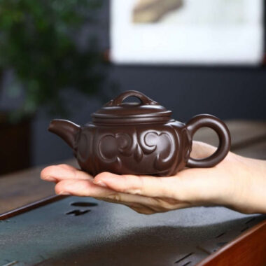Full Handmade Yixing Zisha Teapot [Ruyi Pot] (Lao Zi Ni – 175ml)