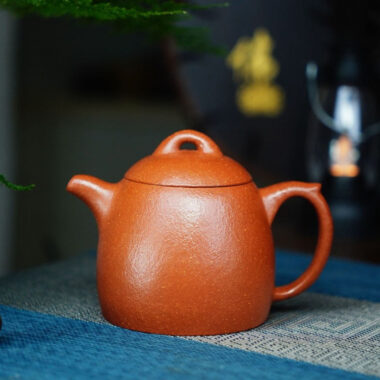 Full Handmade Yixing Zisha Teapot [Qin Quan Pot] (Li Pi Zhu Ni – 270ml)