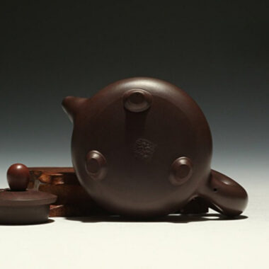 Full Handmade Yixing Zisha Teapot [Squirrel Pot] (Lao Zi Ni – 120/150ml)