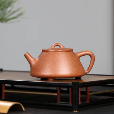 Full Handmade Yixing Zisha Teapot [Ziye Shi Piao Pot] (Jiang Po Ni – 220ml)