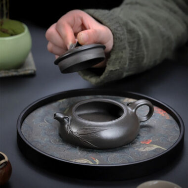 Full Handmade Yixing Zisha Teapot [Biyu Qing Zhu] (Tian Qing Ni – 140ml)