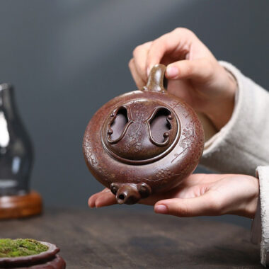 Yixing Zisha Teapot [Niu Gai An Xiang] (Duan Ni Firewood Firing – 300ml)