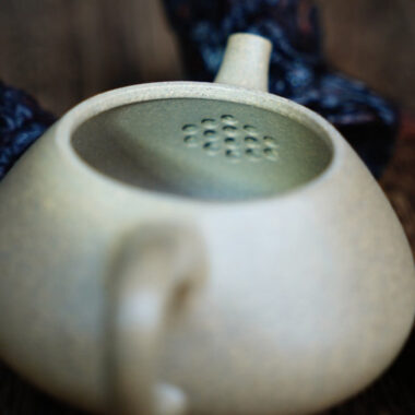 Full Handmade Yixing Zisha Teapot [Jingzhou Shi Piao Pot] (Qing Duan Ni – 190ml)