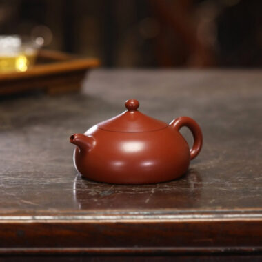 Full Handmade Yixing Zisha Teapot [Half Moon Pot] (Dahongpao – 170ml)