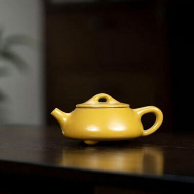 Yixing Zisha Teapot [Mini Jingzhou Shi Piao] (Huangjin Zhu Ni – 100ml)