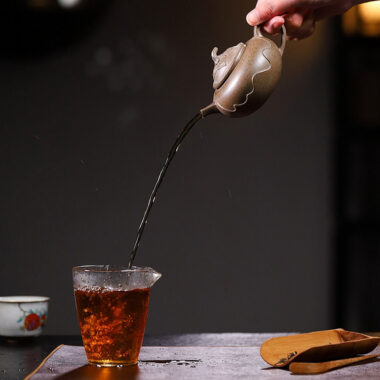 Yixing Zisha Teapot [Ping Ting Pot] (Long Bei Qing Firewood Fired – 190ml)