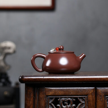 Yixing Zisha Teapot [Ping Gai Shi Piao] (Zi Zhu Ni – 250ml)