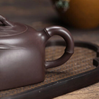 Full Handmade Yixing Zisha Teapot [Yue Xia Xiao Xiang Pot] (Lao Zi Ni – 260ml)