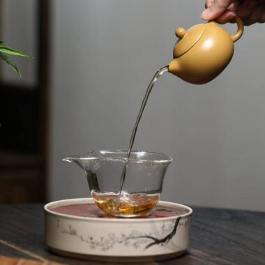 Yixing Zisha Teapot [Mini Xishi Pot] (Huangjin Zhu Ni – 100ml)