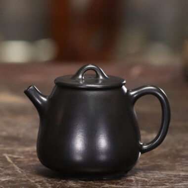 Full Handmade Yixing Zisha Teapot [Gao Shi Piao Pot] (Hei Ni – 200ml)