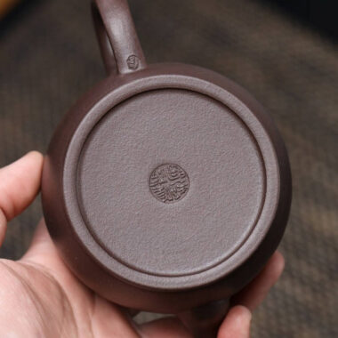 Full Handmade Yixing Zisha Teapot [Hanwa Pot] (Zi Ni – 310ml)