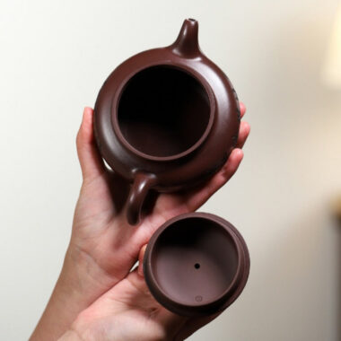 Yixing Zisha Teapot [Eight Horses Fanggu] (Zi Zhu Ni – 250ml)