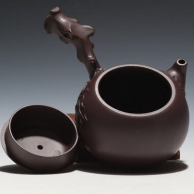 Full Handmade Yixing Zisha Teapot [Peach Side Handle Pot] (Lao Zi Ni – 170/230ml)