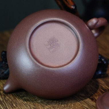Full Handmade Yixing Zisha Teapot [Fanggu Pot] (Zi Ni – 360ml)