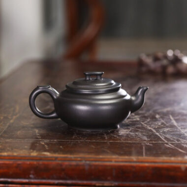 Full Handmade Yixing Zisha Teapot [Shang Xin Qiao Pot] (Hei Ni – 190ml)