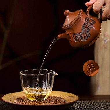 Full Handmade Yixing Zisha Teapot [Qing Feng Xu Lai] (Ge Zi Ni – 300ml)