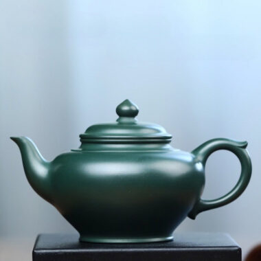 Full Handmade Yixing Zisha Teapot [Xiao Ying Pot] (Lu Ni – 190ml)