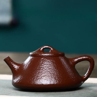 Full Handmade Yixing Zisha Teapot [Ziye Shi Piao Pot] (Lao Zi Ni – 200ml)