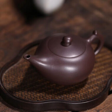 Full Handmade Yixing Zisha Teapot [Shen Deng Yandou Pot] (Zi Ni – 125/170ml)