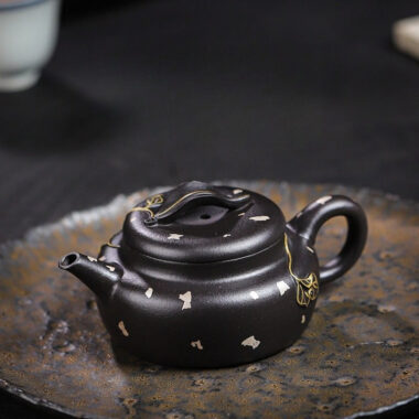 Full Handmade Yixing Zisha Teapot [Jin Zhi Yuye] (Hei Luo Lan – 150ml)