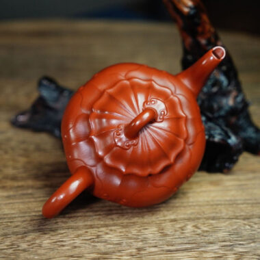 Full Handmade Yixing Zisha Teapot [Ruyi Gong Deng Pot] (Zhu Ni – 170ml)